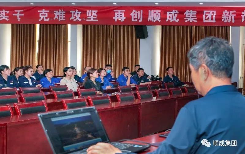 河南贝斯特集团举办通讯员摄影技术培训班