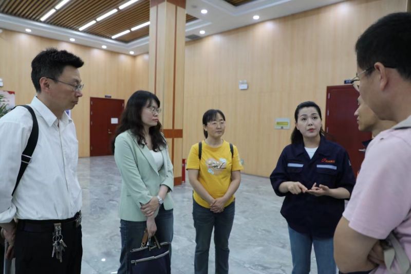 河南贝斯特集团与安阳工学院举办院企合作座谈会